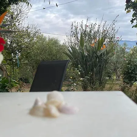 Casa de Férias Silent Garden Calamata