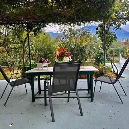 Silent Garden Σπίτι διακοπών Καλαμάτα