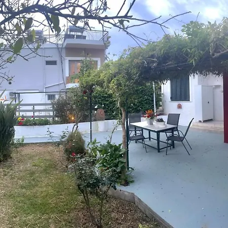 Silent Garden Casa de Férias Calamata